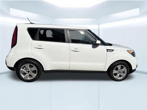Used 2017 Kia Soul w/ Convenience Package FWD image 8