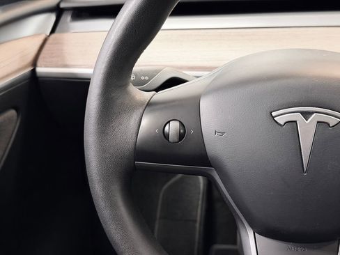 Used 2023 Tesla Model Y Long Range image 12