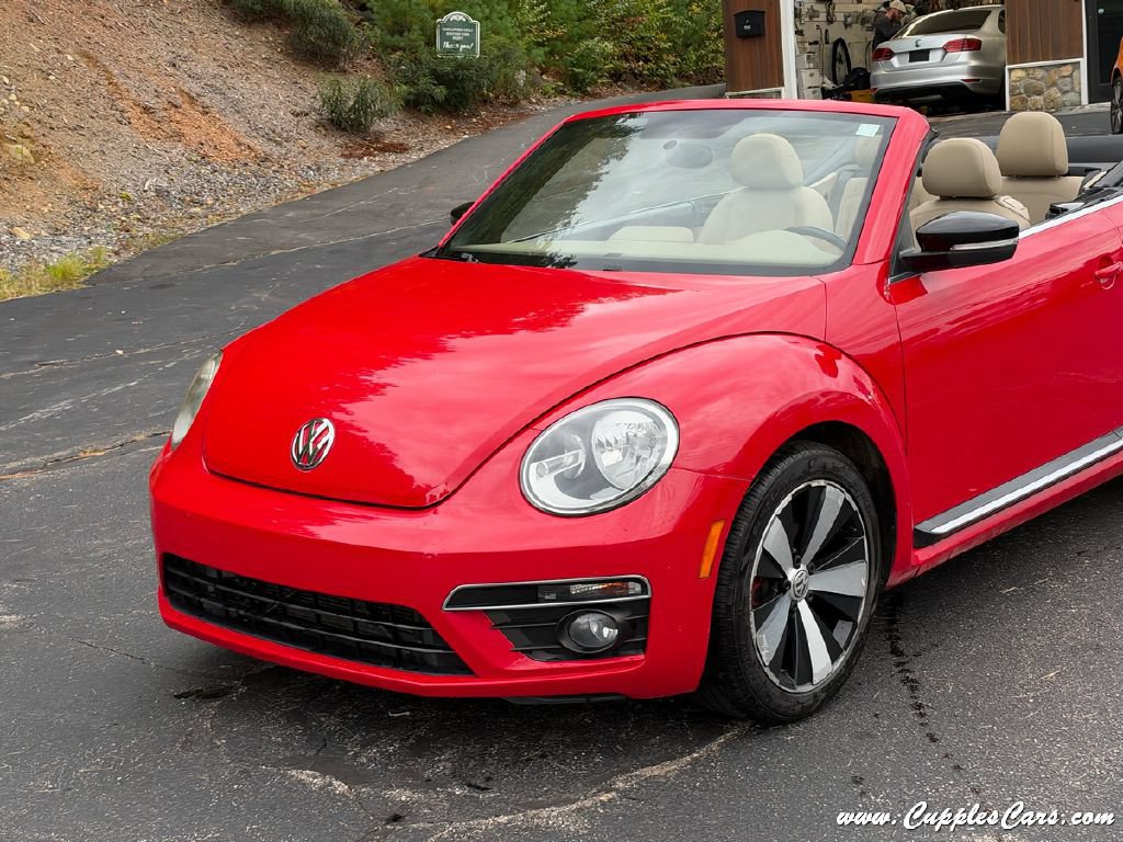 Used 2013 Volkswagen Beetle 2.0T FWD image 29