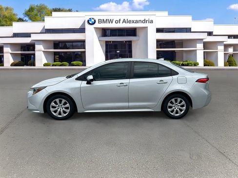 Used 2023 Toyota Corolla LE FWD image 4