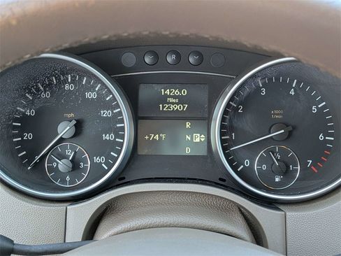 Used 2010 Mercedes-Benz ML 350 4MATIC image 30