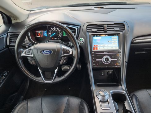 Used 2018 Ford Fusion Titanium image 25