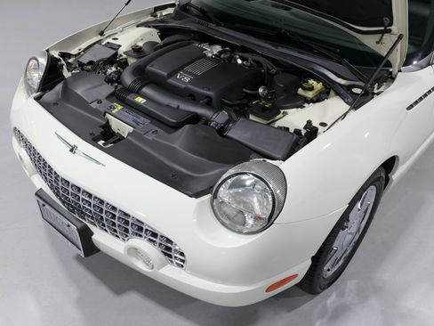 Used 2002 Ford Thunderbird image 89