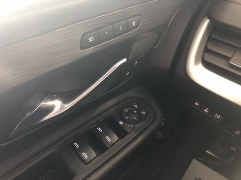 Used 2023 GMC Terrain SLT w/ Infotainment Package II AWD/4WD image 12