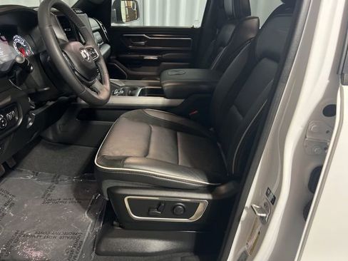 Used 2025 RAM 1500 Laramie AWD/4WD image 9