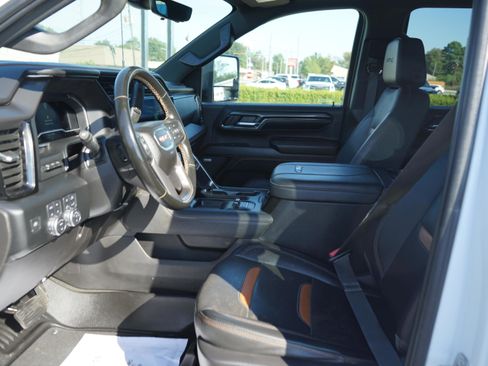 Used 2024 GMC Sierra 2500 AT4 w/ AT4 Premium Plus Package image 10