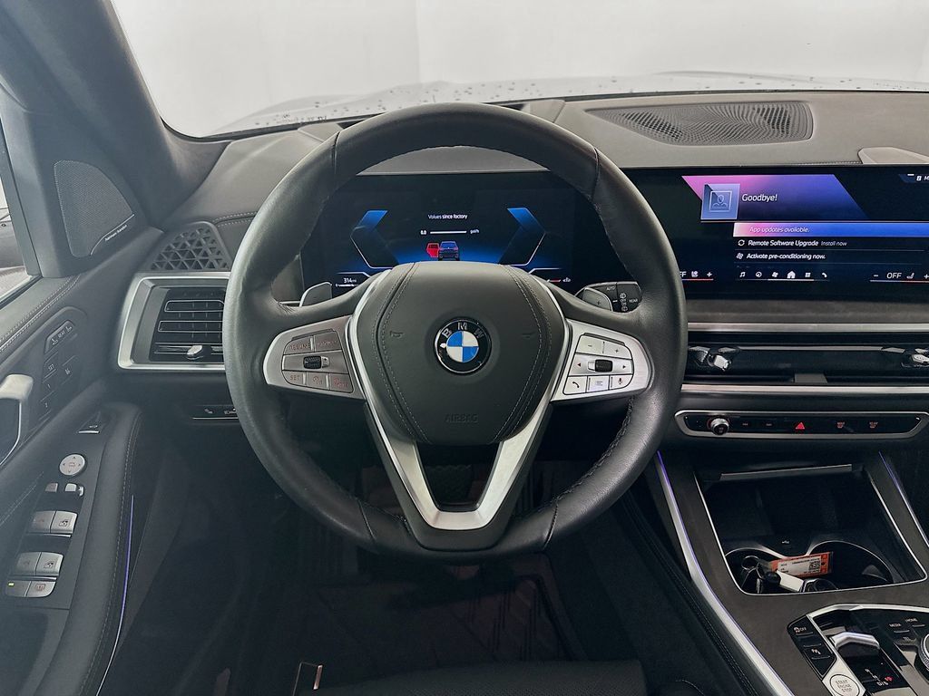 Used 2026 BMW X7 xDrive40i AWD/4WD image 31