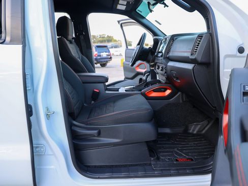 Used 2024 Nissan Frontier Pro-X RWD image 39