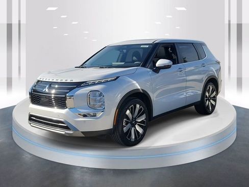 New 2026 Mitsubishi Outlander SE image 3