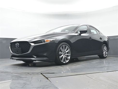 Used 2019 MAZDA MAZDA3 Sedan image 26