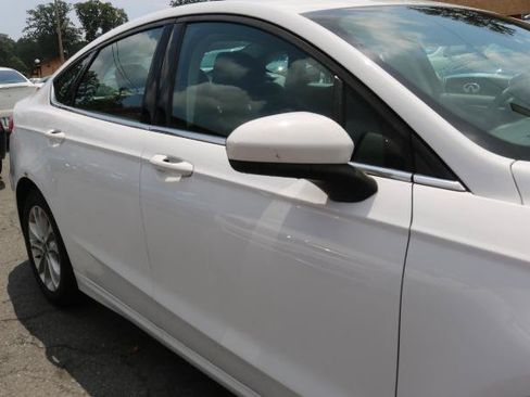Used 2020 Ford Fusion SE FWD image 6