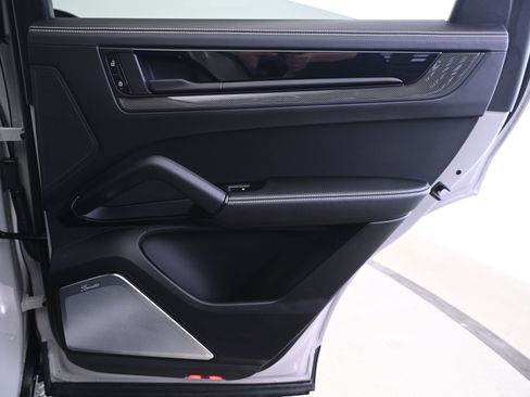 Certified 2025 Porsche Cayenne Turbo GT AWD/4WD image 16
