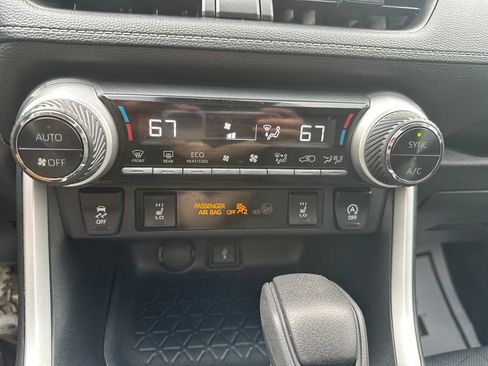 Used 2021 Toyota RAV4 XLE w/ Convenience Package AWD/4WD image 16
