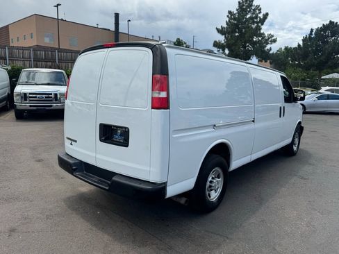 Used 2017 Chevrolet Express 3500 Extended image 7