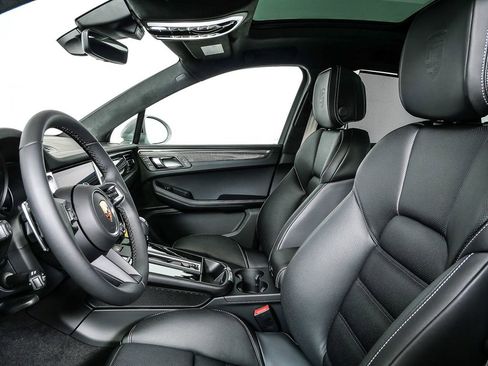 New 2026 Porsche Macan GTS image 5