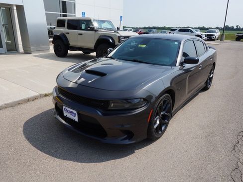 Used 2022 Dodge Charger R/T w/ Plus Group RWD image 7