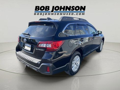 Used 2019 Subaru Outback 2.5i Premium AWD/4WD image 3