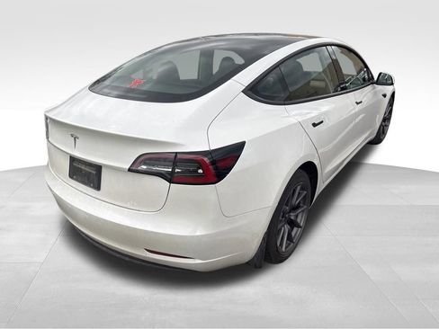 Used 2023 Tesla Model 3 Standard Range image 6