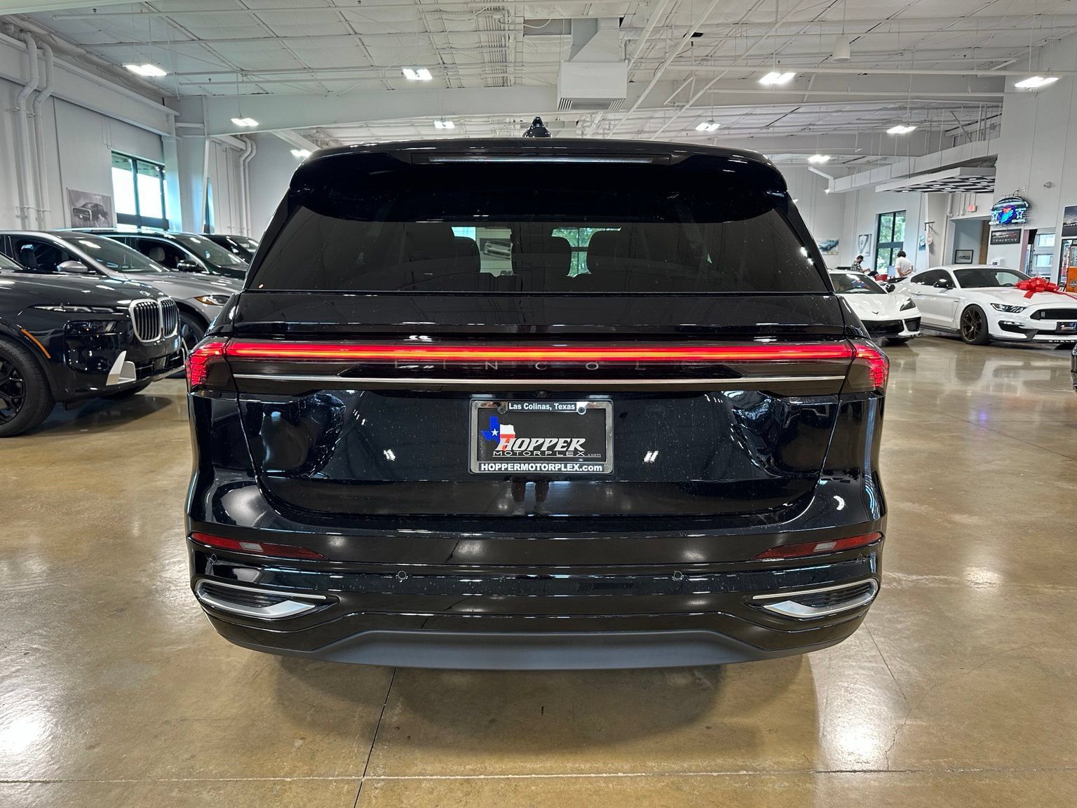 Used 2025 Lincoln Nautilus Reserve AWD/4WD image 6