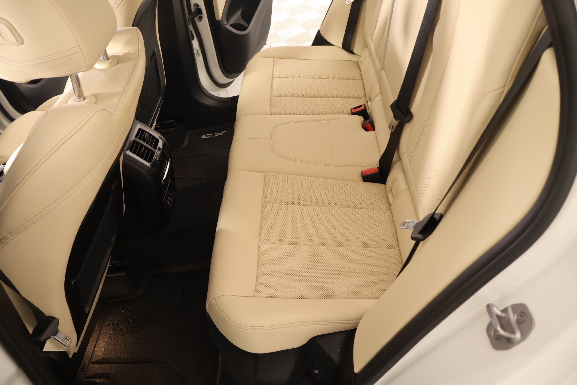 Certified 2024 BMW X3 sDrive30i w/ Premium Package RWD image 13