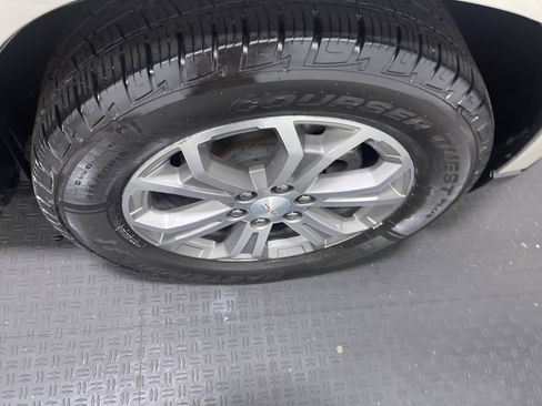 Used 2015 GMC Acadia SLT w/ Open Road Package image 28