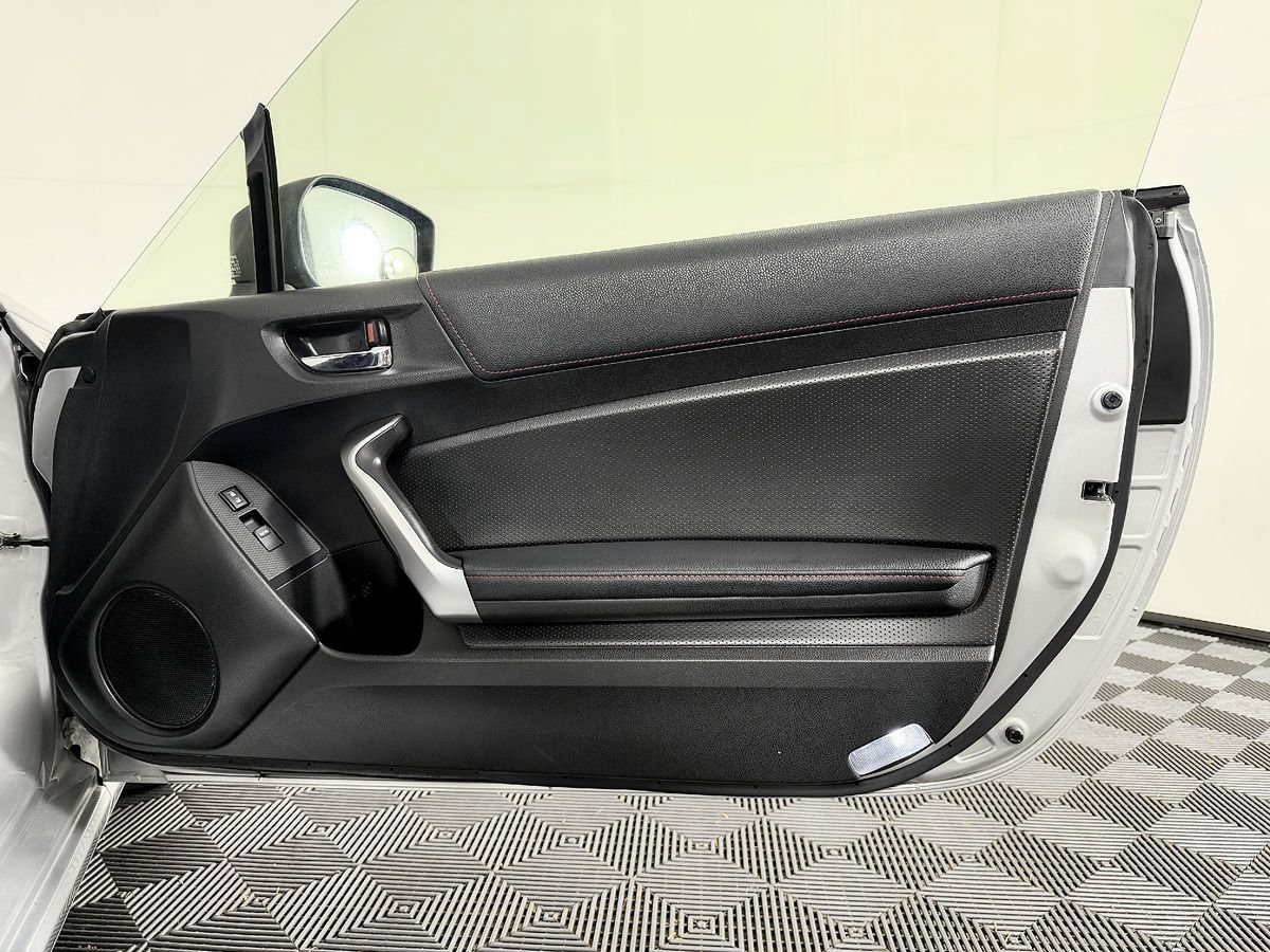 Used 2014 Subaru BRZ Limited RWD image 32