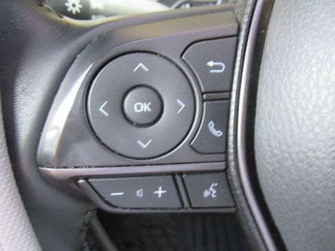 Used 2022 Toyota Camry SE image 25