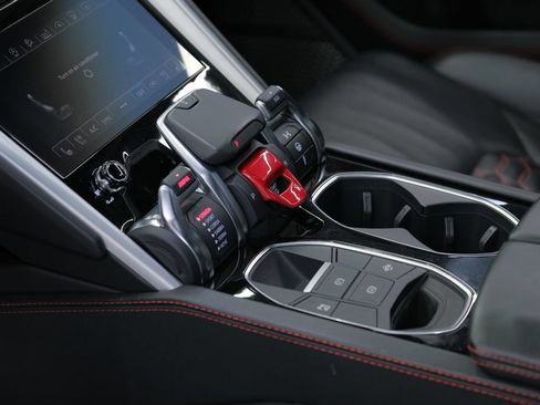 Used 2021 Lamborghini Urus AWD/4WD image 24