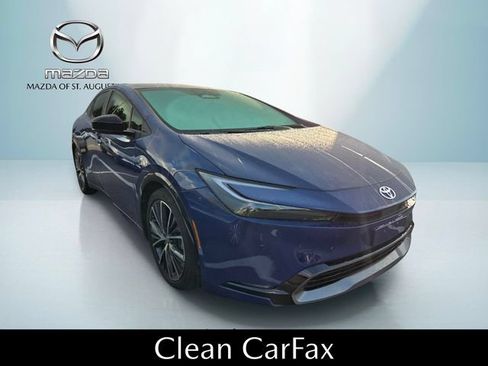 Used 2024 Toyota Prius XLE FWD image 3
