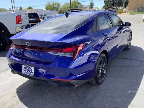Used 2023 Hyundai Elantra SEL w/ Cargo Package image 11