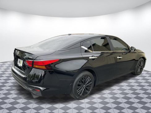 Used 2023 Nissan Altima 2.5 SV FWD image 3