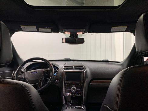 Used 2018 Ford Explorer Limited w/ Equipment Group 301A AWD/4WD image 22