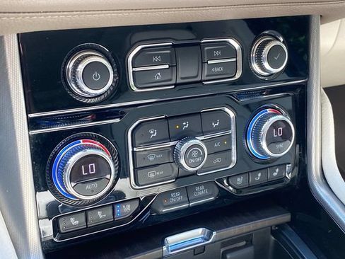 Used 2021 GMC Yukon Denali AWD/4WD image 26