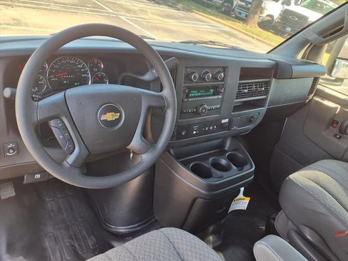 New 2025 Chevrolet Express 3500 w/ Power Convenience Package image 7