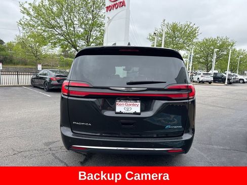 Used 2024 Chrysler Pacifica Limited FWD image 6