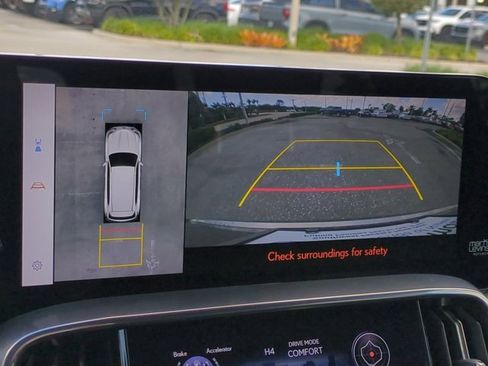 Used 2022 Lexus LX 600 4WD w/ Luxury Package image 21