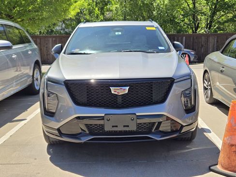 Used 2024 Cadillac XT4 Sport image 4