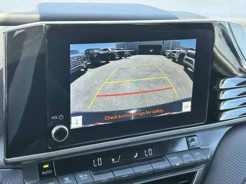 Used 2025 Toyota Camry SE FWD image 27
