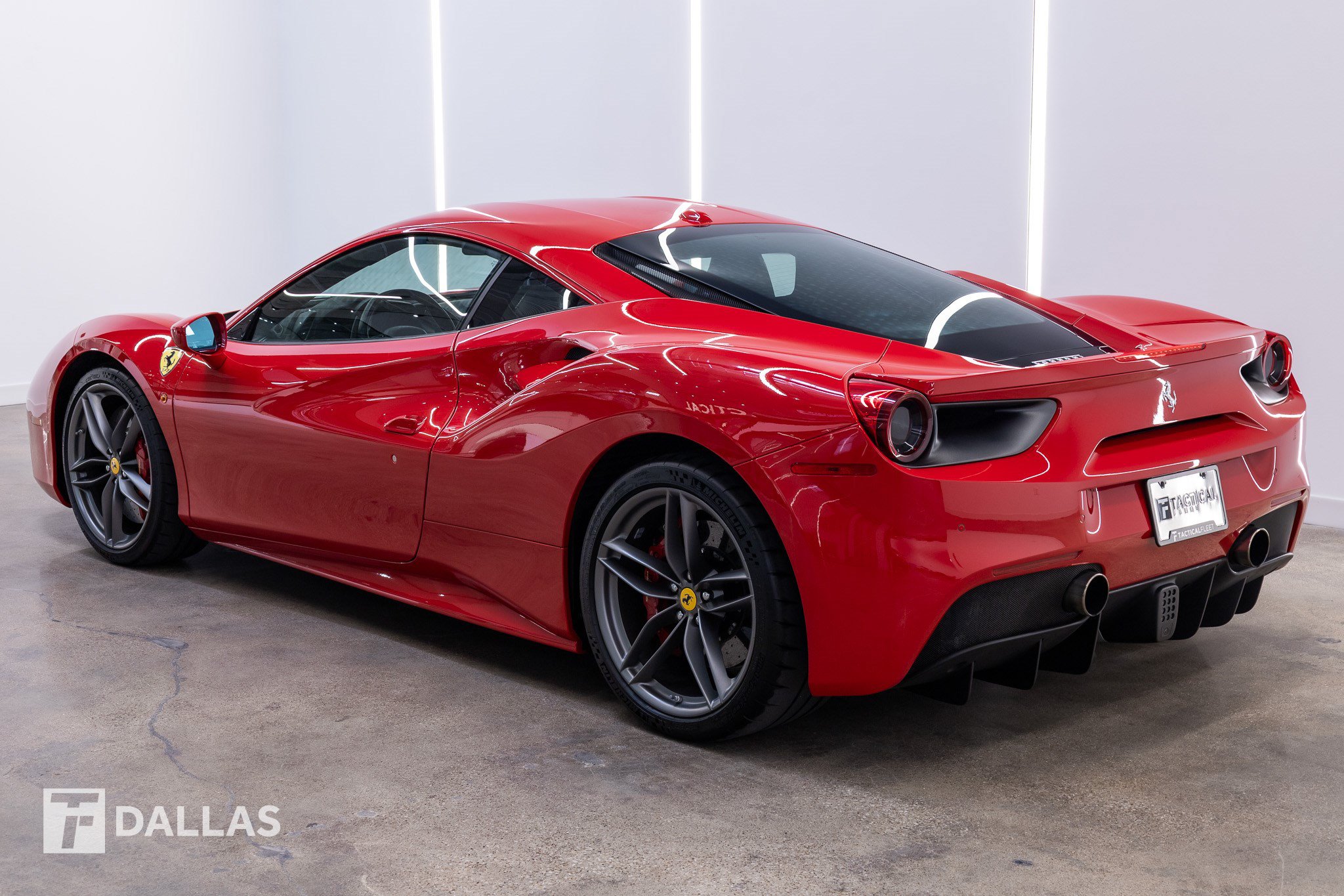 Used 2018 Ferrari 488 GTB RWD image 9