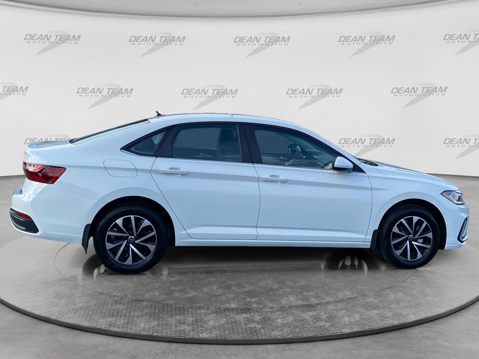 Used 2025 Volkswagen Jetta S FWD image 9