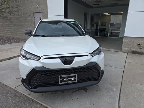 Used 2023 Toyota Corolla Cross AWD Hybrid image 2