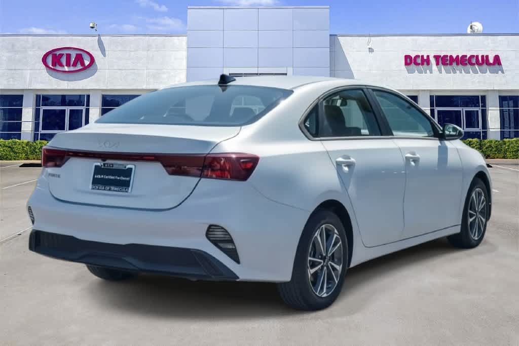 Certified 2024 Kia Forte LXS w/ LXS Technology Package FWD image 4