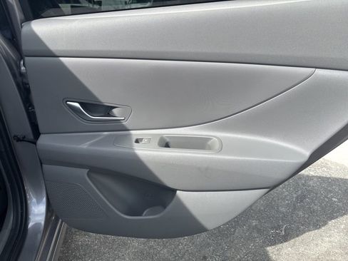 Used 2024 Hyundai Elantra SEL image 20