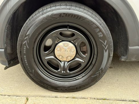 Used 2022 Ford Explorer AWD image 33