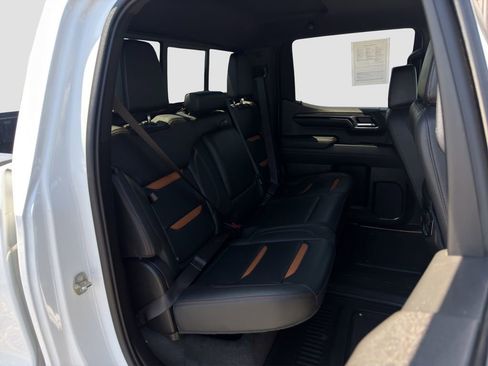 Used 2023 GMC Sierra 1500 AT4 w/ AT4 Preferred Package AWD/4WD image 32