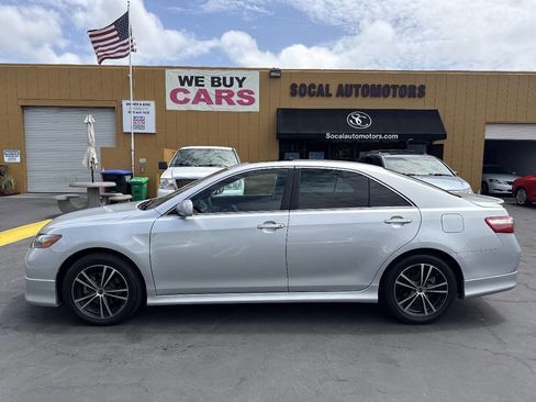 Used 2007 Toyota Camry SE FWD image 2