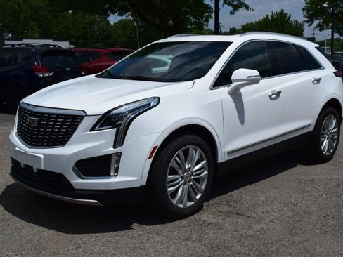 Used 2022 Cadillac XT5 Premium Luxury FWD image 2