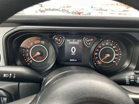 Used 2024 Jeep Wrangler Sport image 18