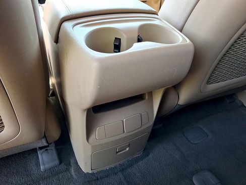 Used 2016 Kia Sedona LX w/ LX Convenience Package FWD image 12