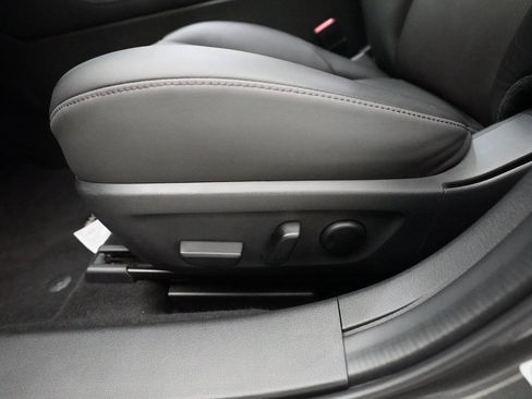 Used 2025 MAZDA MAZDA3 2.5 Turbo Sedan w/Premium Plus image 28